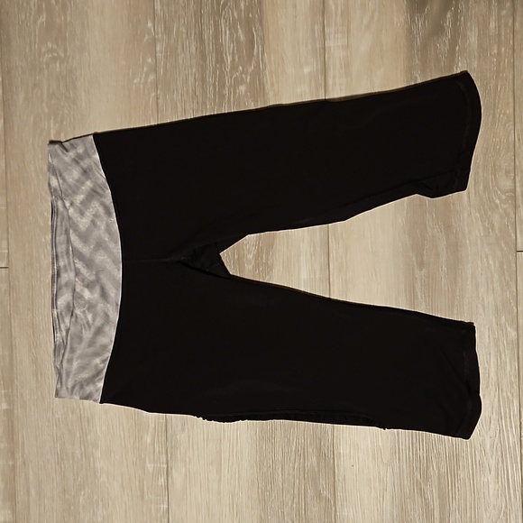 🩴Lululemon Run: Fast And Free Crop in Black / Blazer Fossil - Picture 7 of 16